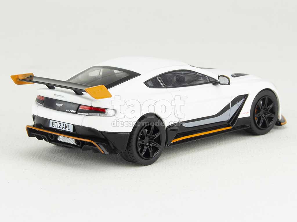 3299 Aston Martin GT12 Vantage 2015