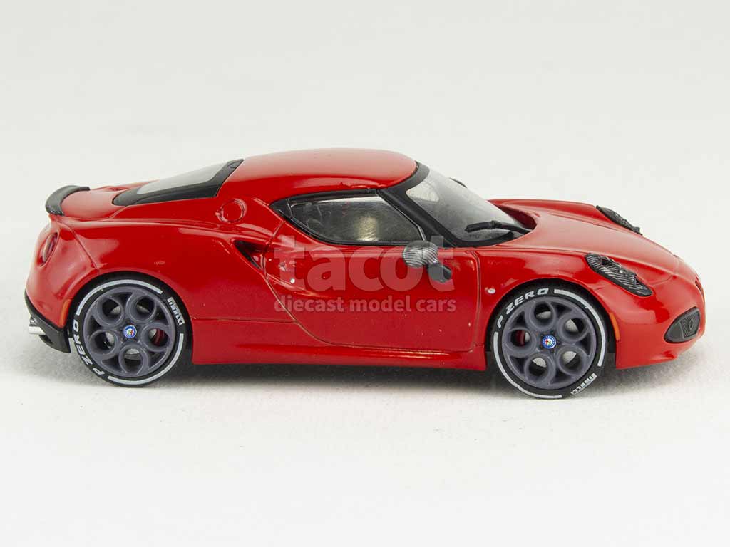 3305 Alfa Romeo 4C 2013