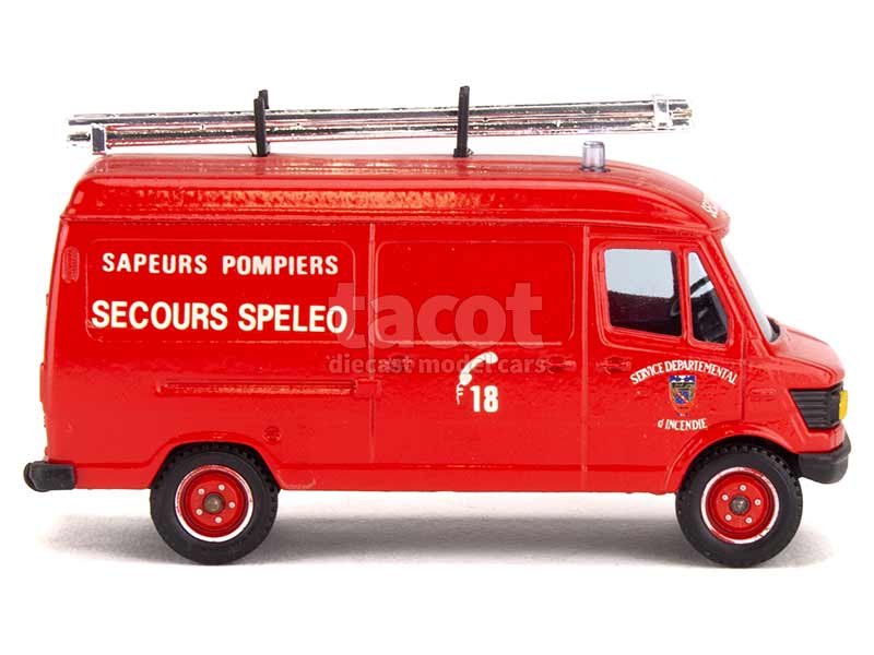 3366 Mercedes 407 D Fourgon Pompiers