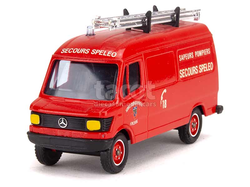 3366 Mercedes 407 D Fourgon Pompiers