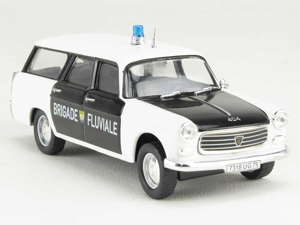 3545 Peugeot 404 Break Police