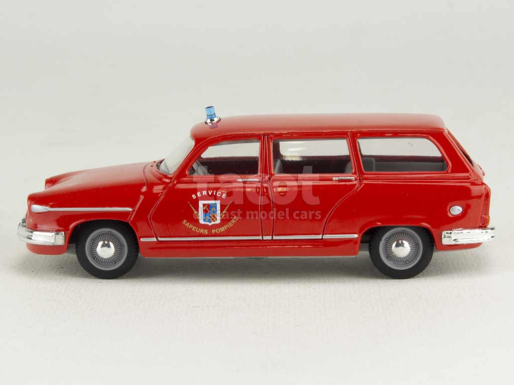 PANHARD PL17 BREAK avec un optimiste ELIGOR 1:43 de reference