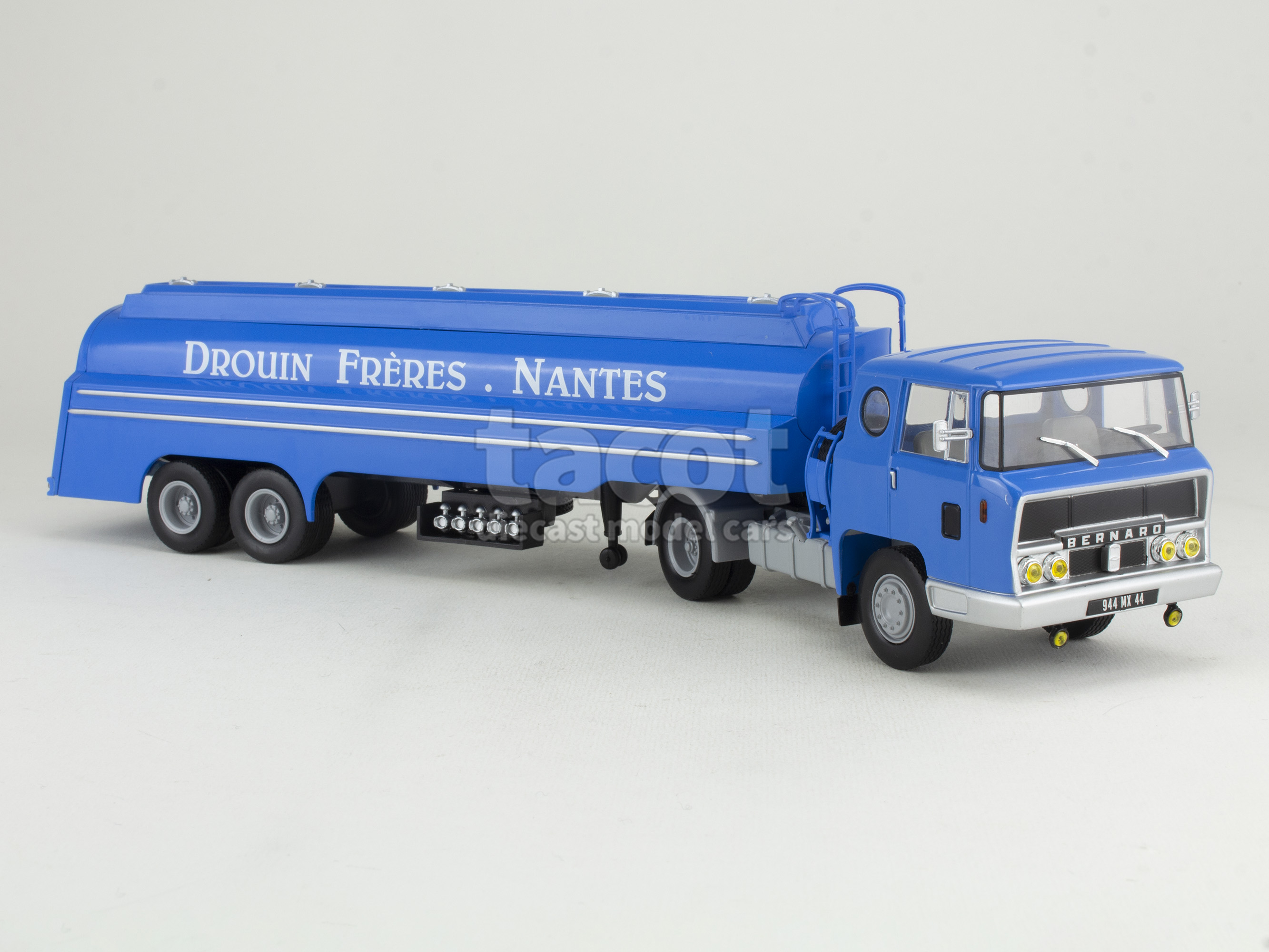 3673 Bernard TDA 180-35 Semi Citerne 1963