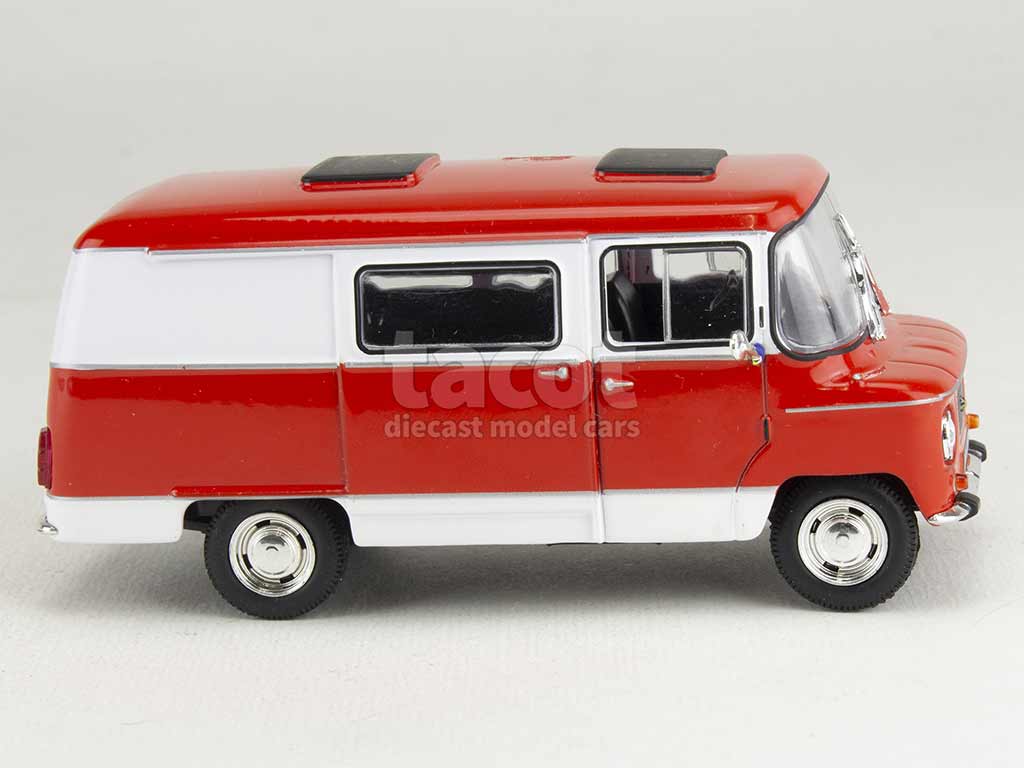 3909 Divers Nysa 521 Minibus