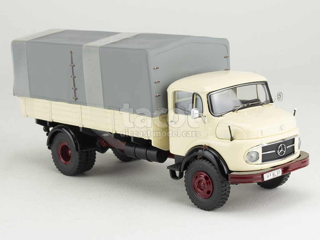 3915 Mercedes L 911 Canvas