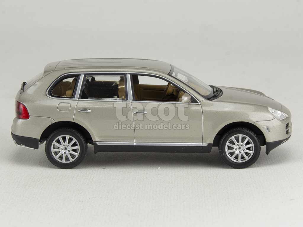 4020 Porsche Cayenne V6 2003