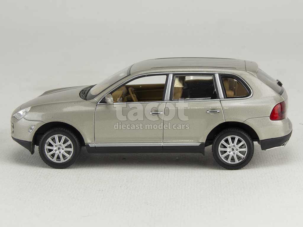 4020 Porsche Cayenne V6 2003