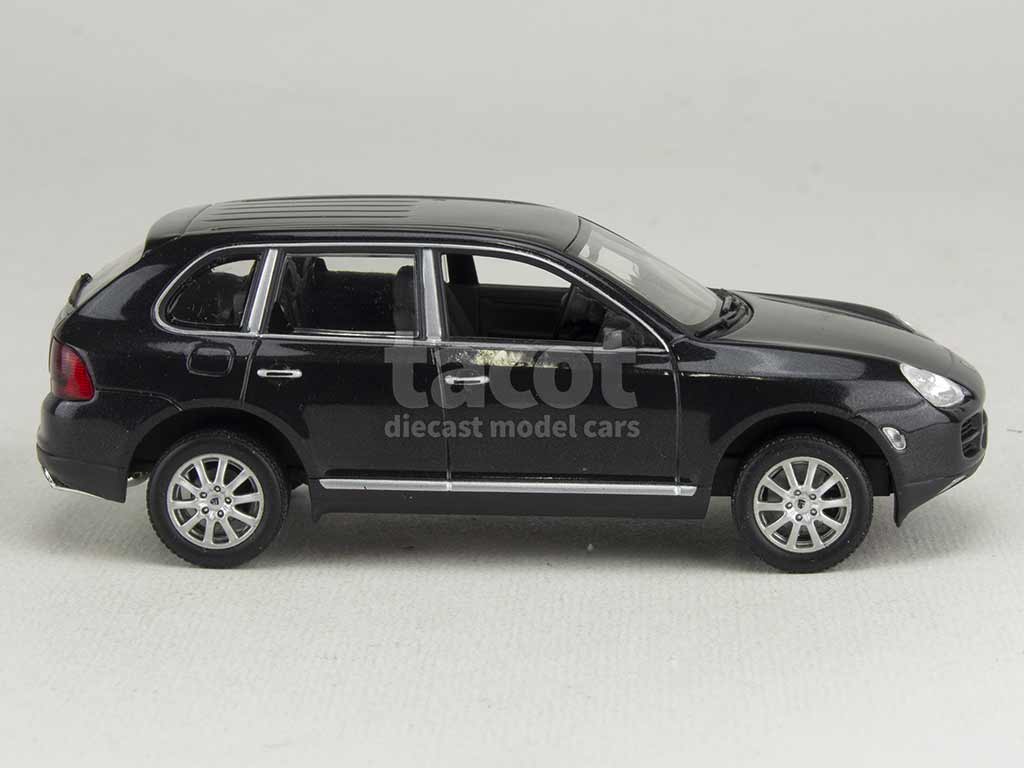 4021 Porsche Cayenne V6 2003