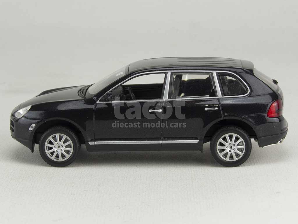 4021 Porsche Cayenne V6 2003