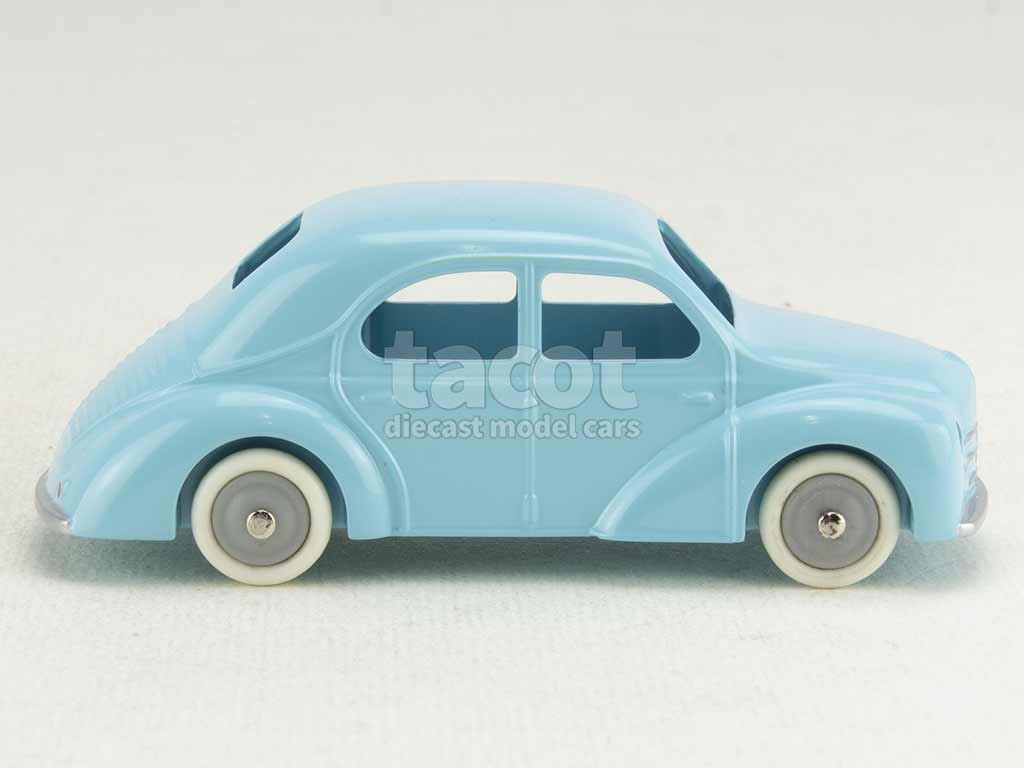 4497 Renault 4CV