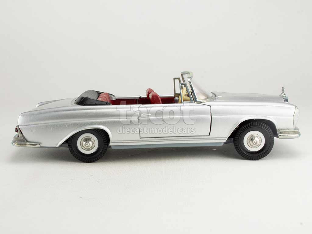 4935 Mercedes 250 SE Cabriolet/ W111