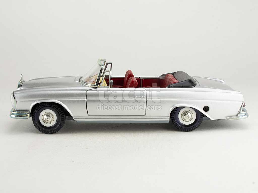 4935 Mercedes 250 SE Cabriolet/ W111