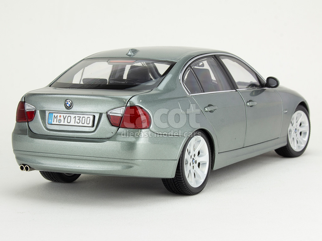 5054 BMW 330i/ E90 2005