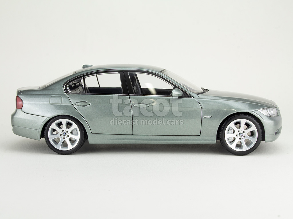 5054 BMW 330i/ E90 2005