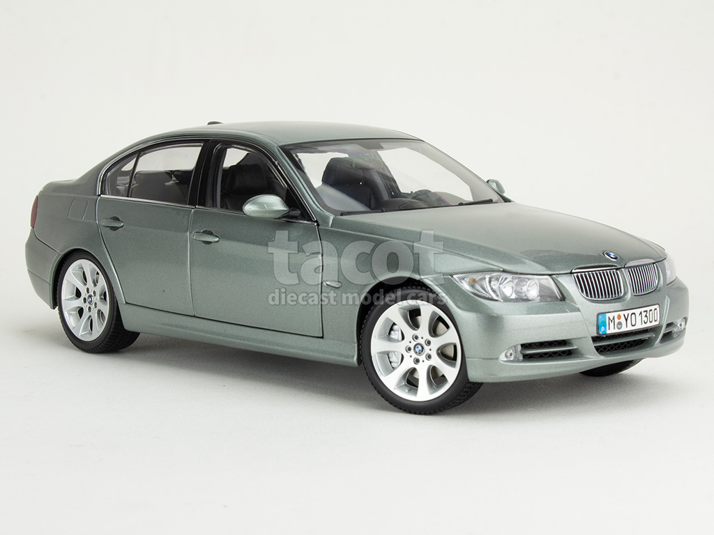 5054 BMW 330i/ E90 2005