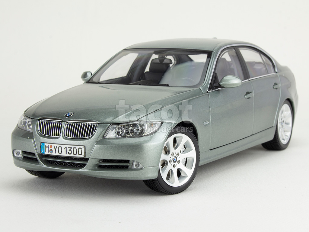 5054 BMW 330i/ E90 2005