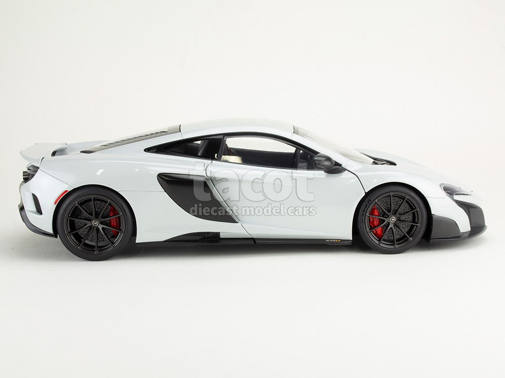 5083 McLaren 675 LT
