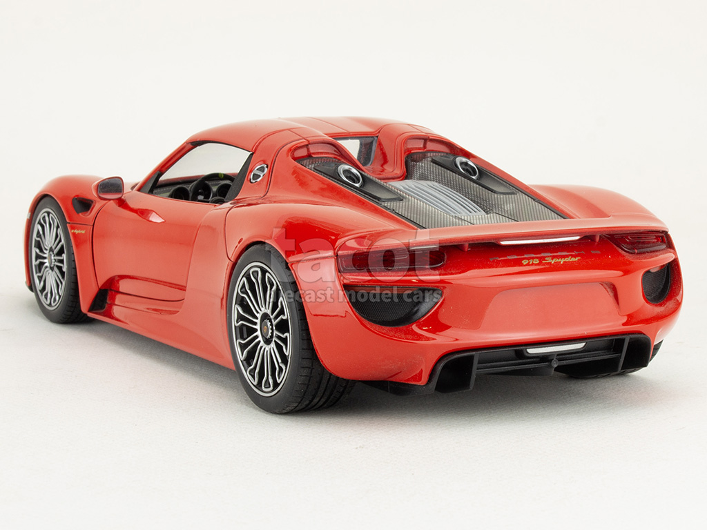 5305 Porsche 918 Spyder 2015