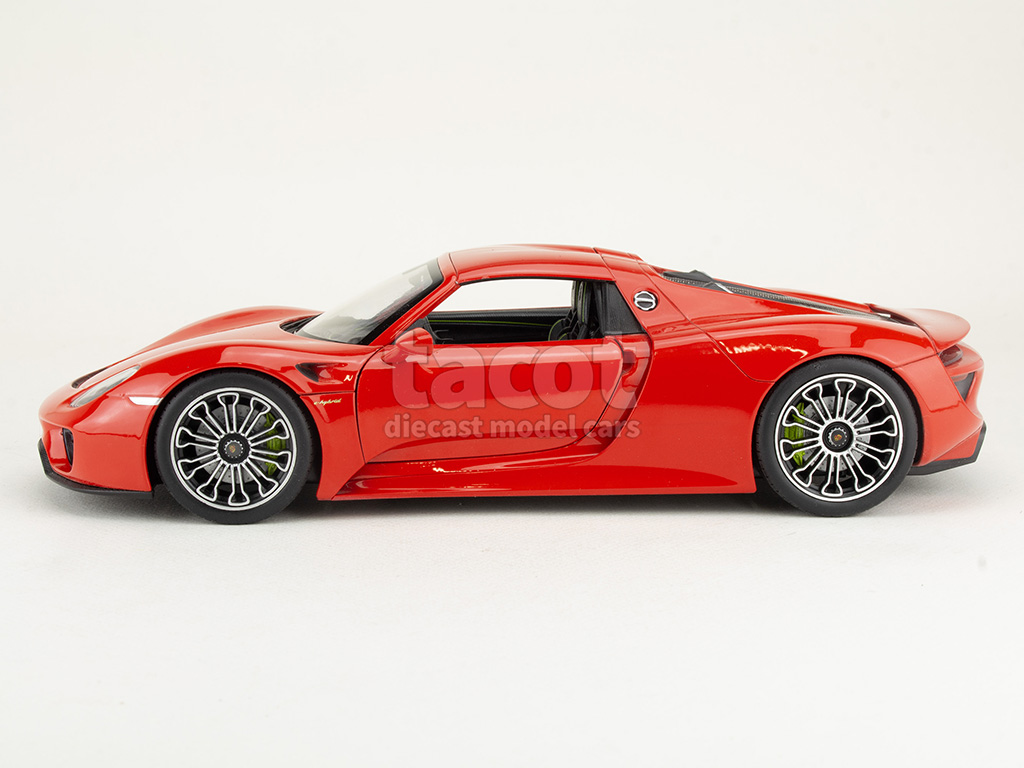 5305 Porsche 918 Spyder 2015
