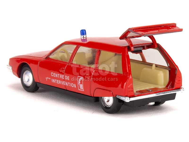 Citroën ZX, el compacto que no ganó por su belleza, pero sí por su interior Citroën ZX, el compacto que no ganó por su belleza, pero sí por su interior