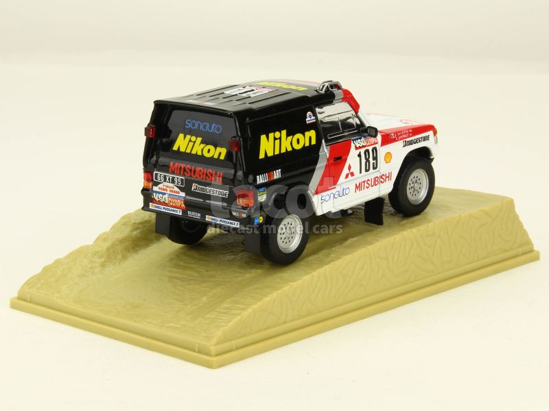 6710 Mitsubishi Pajero Dakar 1985