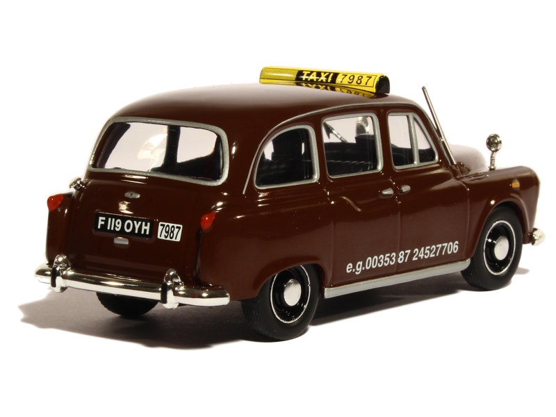 8087 Austin FX4 Taxi Dublin 1980