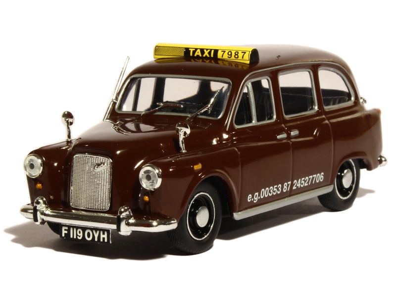 8087 Austin FX4 Taxi Dublin 1980