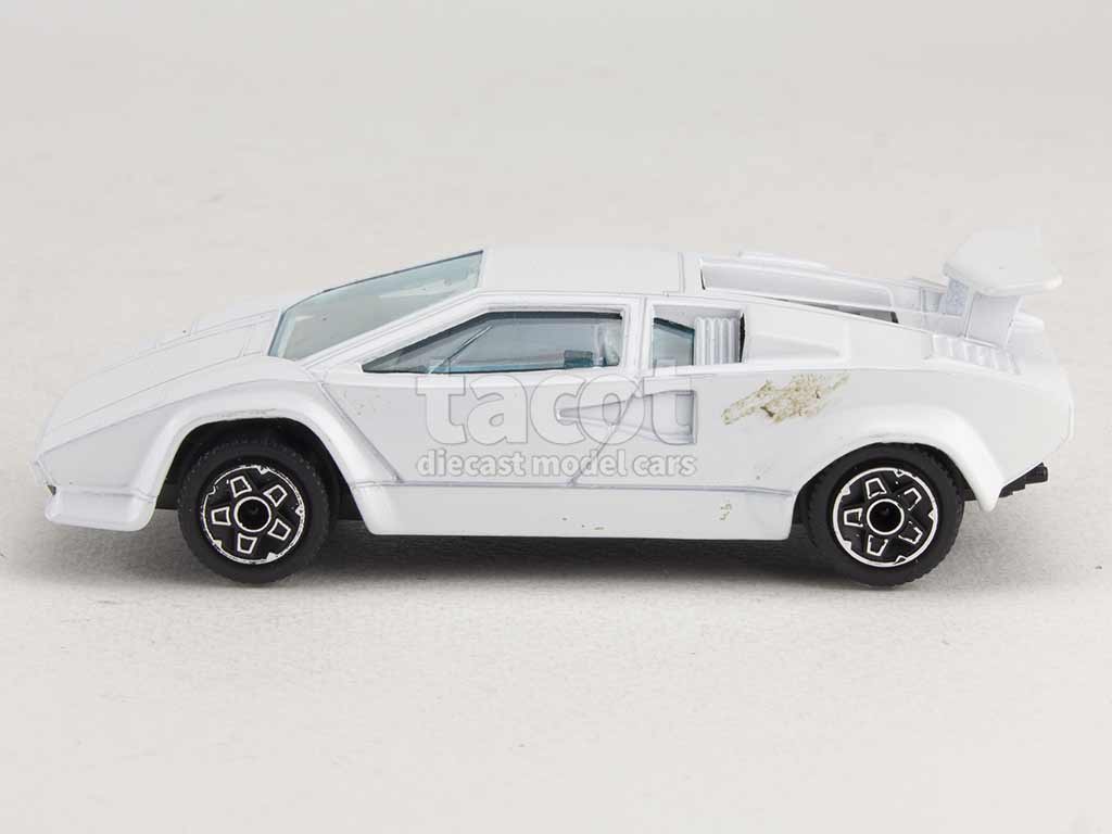 8236 Lamborghini Countach 400S