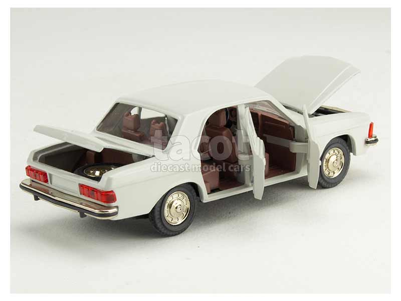 8597 GAZ Volga 3102