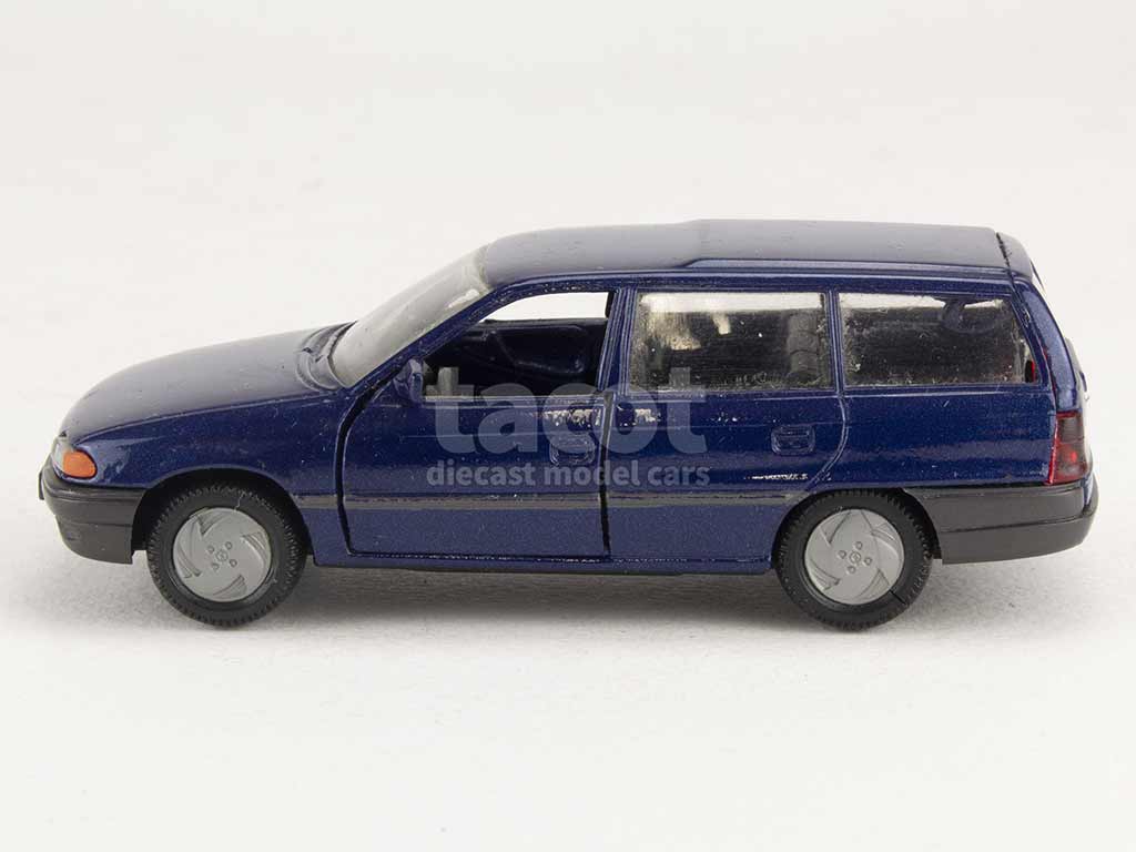 8871 Opel Astra F Break 1992