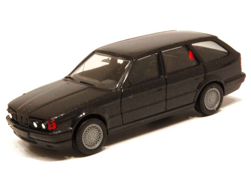 8916 BMW 525i Touring/ E34 