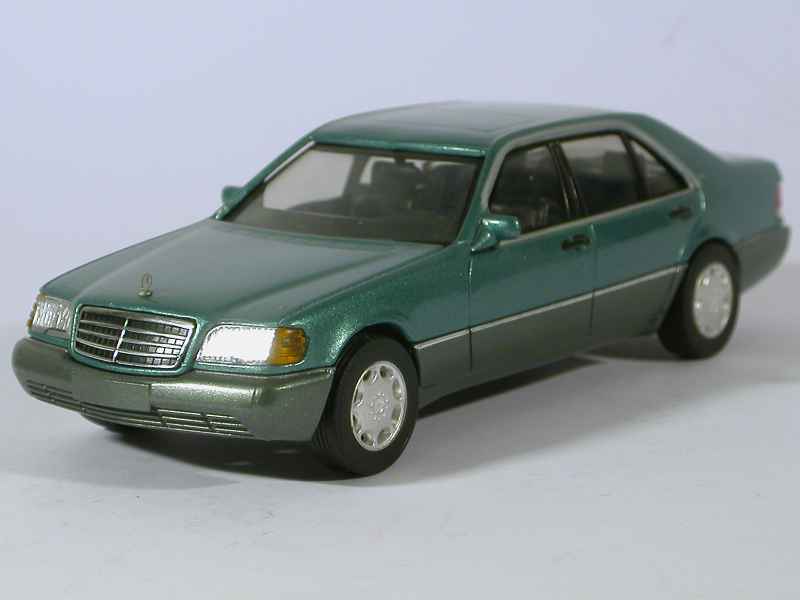 10564 Mercedes 600 SEL V12/ W140