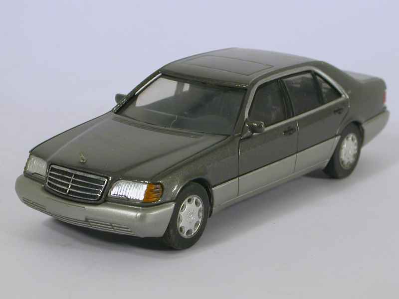 10565 Mercedes 600 SEL V12/ W140