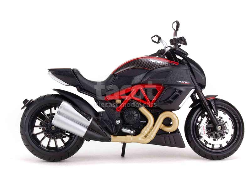 10907 Ducati Diavel Carbon 2011