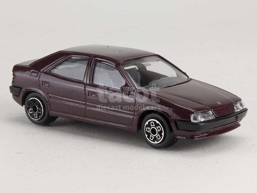 CITROEN XANTHIA 1986 Rouge CONCEPT CAR FRANSTYLE MOMACO 1:43