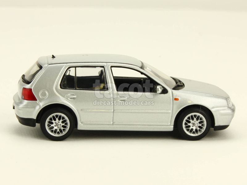 Volkswagen - Golf IV 5 Doors 1997 - Minichamps - 1/43 - Autos Miniatures  Tacot