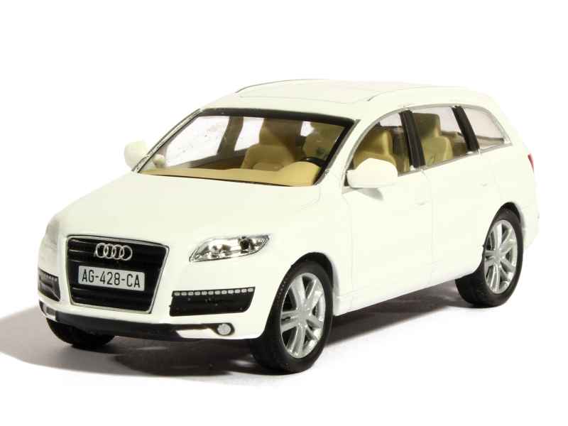 13513 Audi Q7 2010