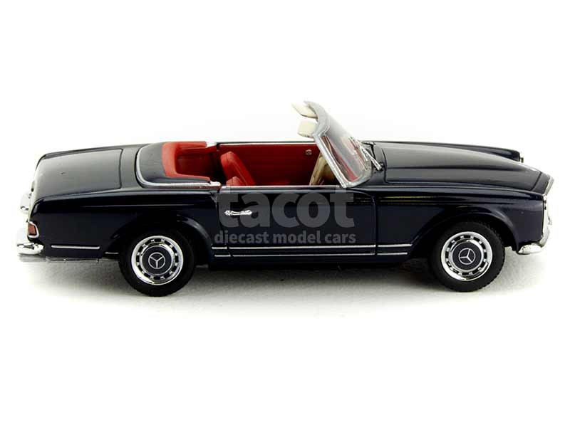 Bonhams : Mercedes-Benz 280 SL boîte manuelle ZF cinq rapports Cabriolet avec Hardtop 1968