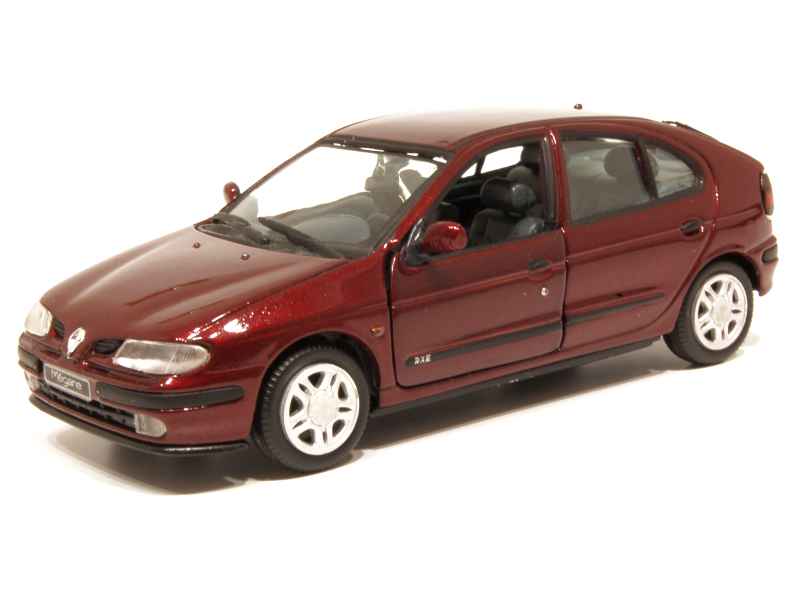 18052 Renault Megane 2.0 RXE 5 Doors 1995