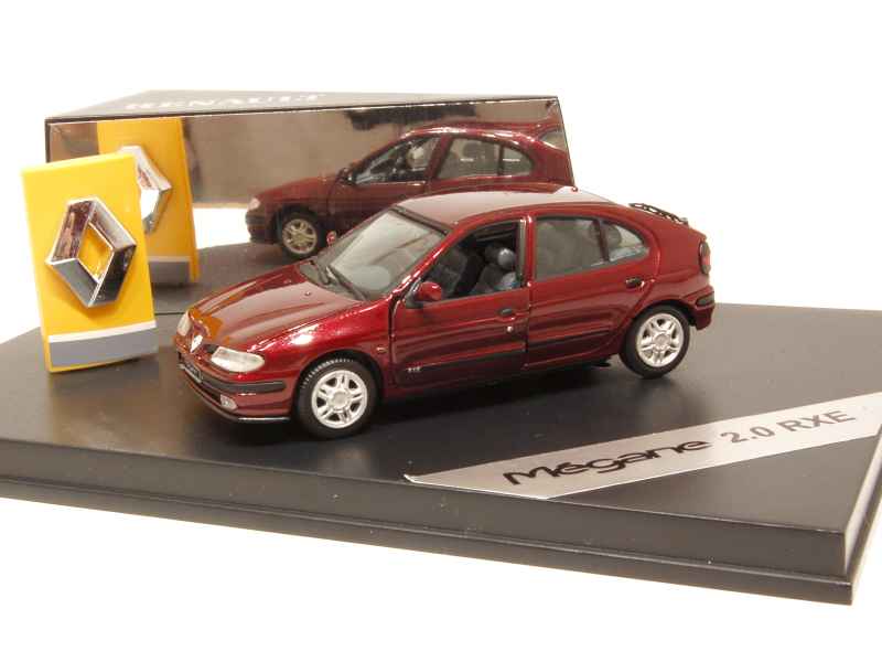 18052 Renault Megane 2.0 RXE 5 Doors 1995