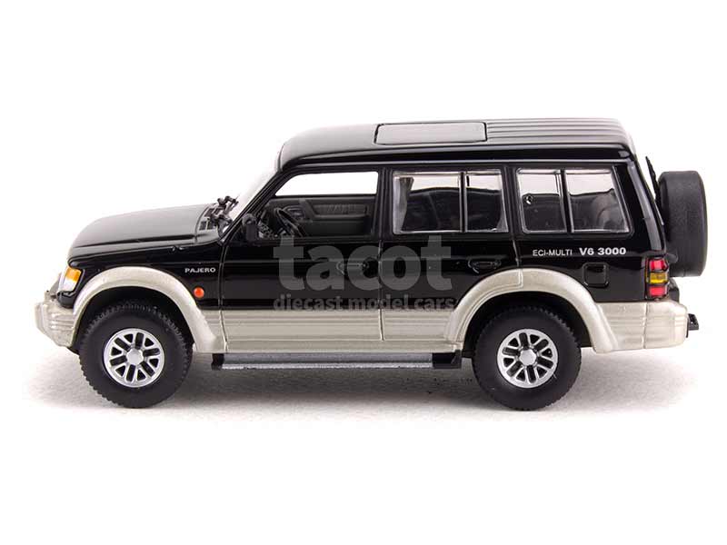 Mitsubishi Pajero LWB 1991 Rouge Foncé Métallisé - Miniature 1/43 Maxichamps (neuf)