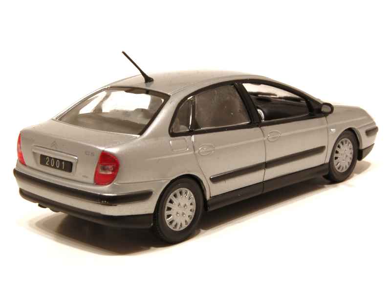 Modèle Réduit CITROËN C5 2001 Gris à L'échelle 1:43 Par Universal Hobbies - Sous Blister, Occasion