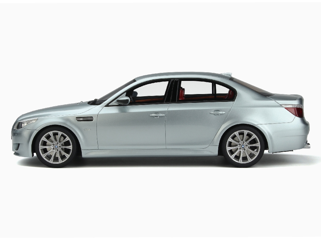 100013 BMW M5/ E60 2008