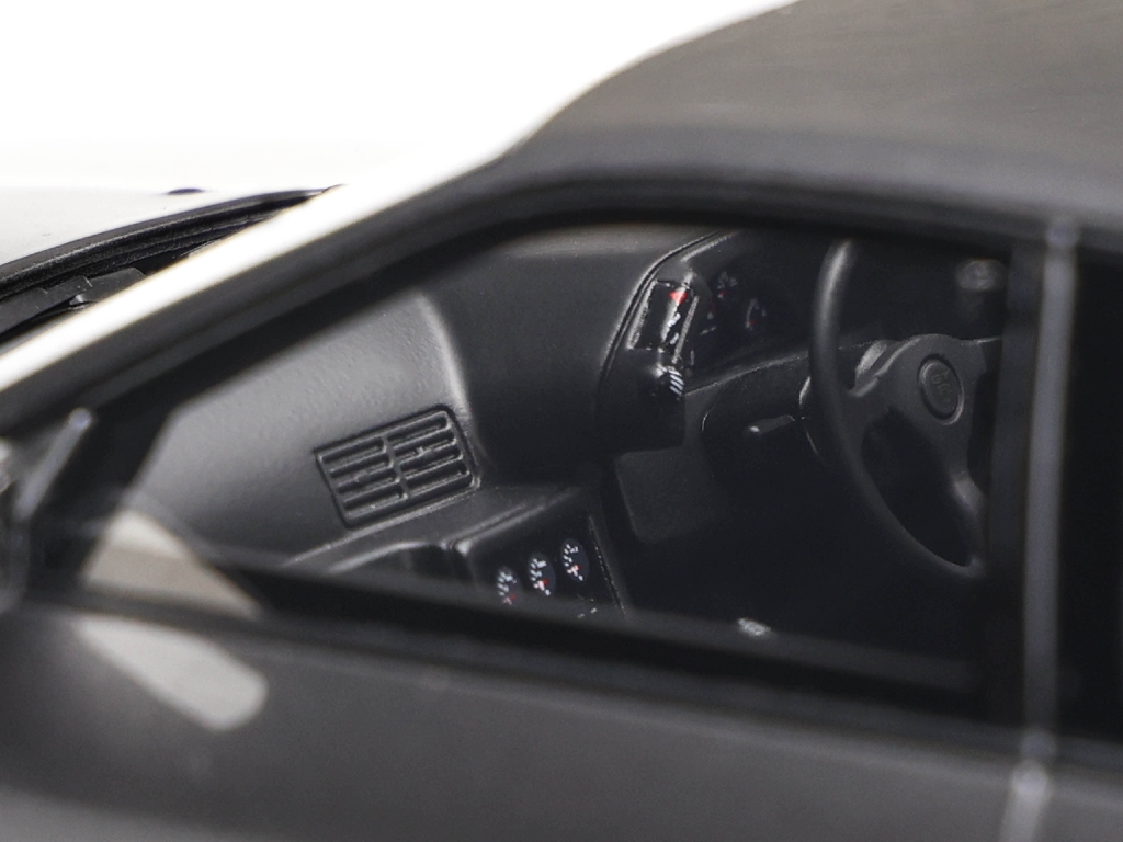 100015 Nissan Skyline GT-R R32 1993