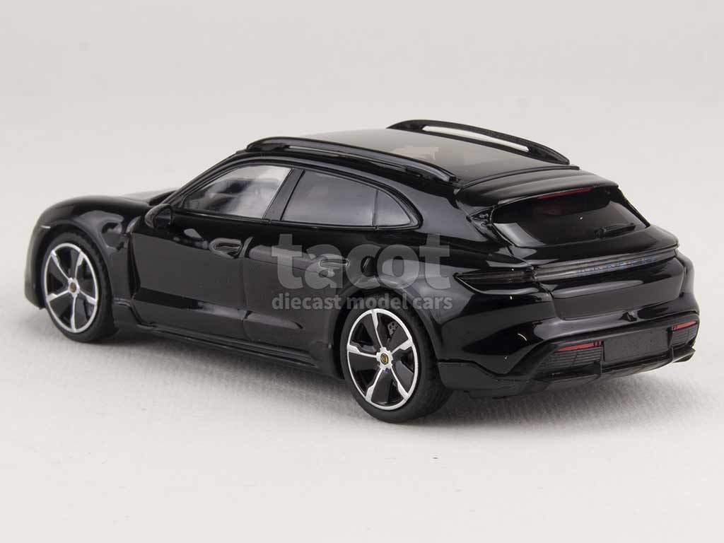100184 Porsche Taycan Turbo S Cross  Tourismo 2022