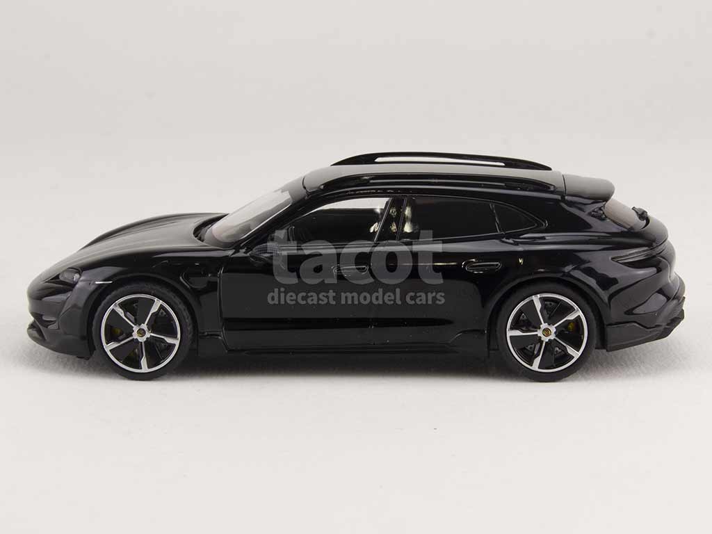100184 Porsche Taycan Turbo S Cross  Tourismo 2022