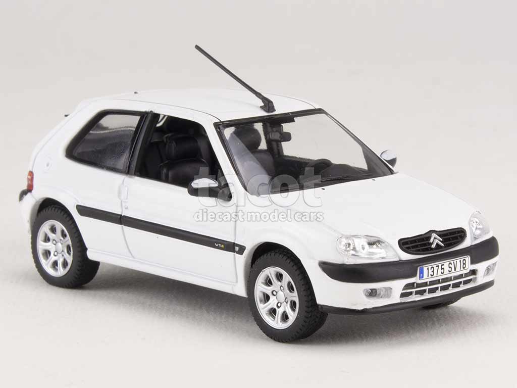 100204 Citroën Saxo VTS 16V 2000
