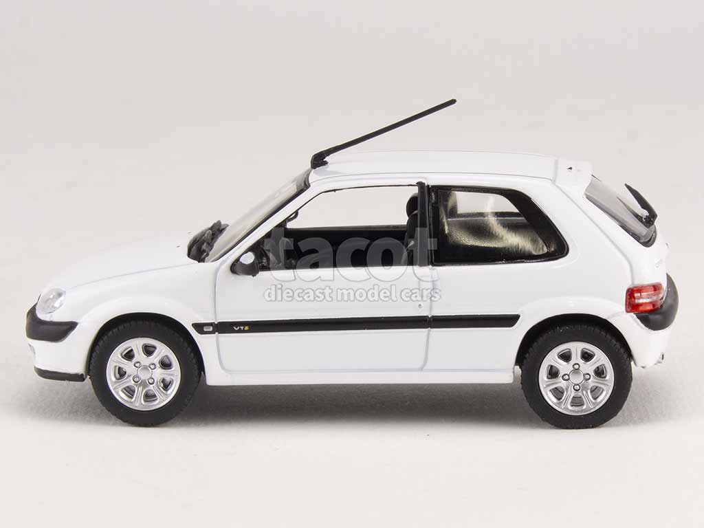 100204 Citroën Saxo VTS 16V 2000