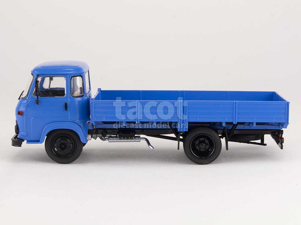 100313 Avia A31N Bâché
