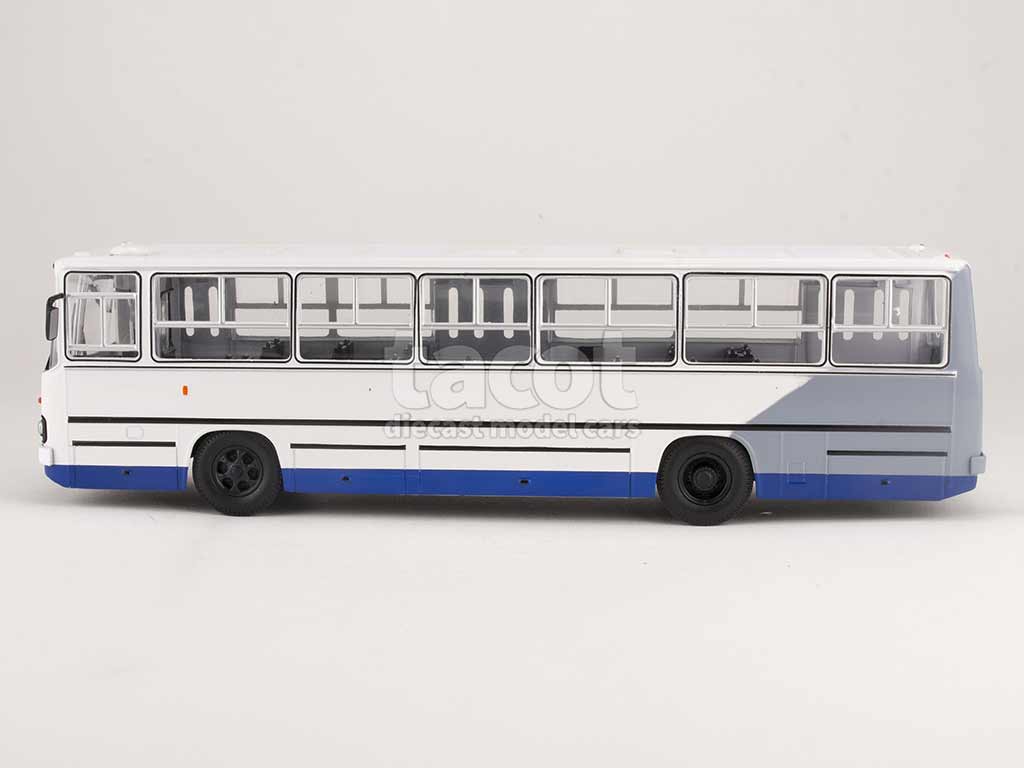 100326 Ikarus 260 Autobus